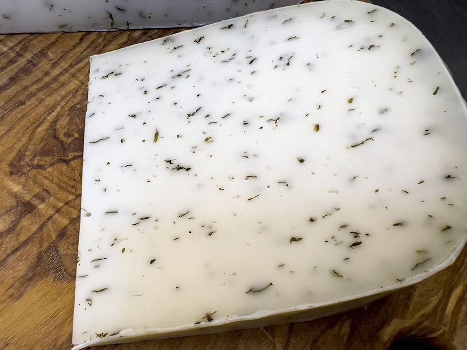 Ser kozi z pokrzywą i czosnkiem holenderski oryginalny - ok. 120 g